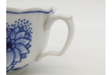 ドイツ　マイセン　Meissen　ブルーオニオン　洗練されたデザインが上品な雰囲気を醸し出すティーカップ&ソーサー3客セット(洋食器、C&S)(R-083091)