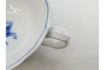 ドイツ　マイセン　Meissen　ブルーオニオン　洗練されたデザインが上品な雰囲気を醸し出すティーカップ&ソーサー3客セット(洋食器、C&S)(R-083091)