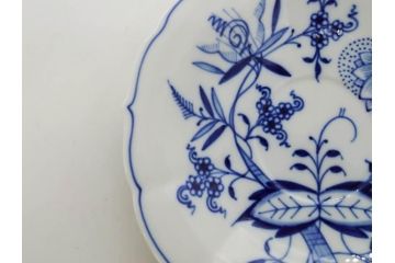 ドイツ　マイセン　Meissen　ブルーオニオン　洗練されたデザインが上品な雰囲気を醸し出すティーカップ&ソーサー3客セット(洋食器、C&S)(R-083091)