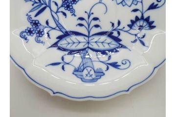 ドイツ　マイセン　Meissen　ブルーオニオン　洗練されたデザインが上品な雰囲気を醸し出すティーカップ&ソーサー3客セット(洋食器、C&S)(R-083091)