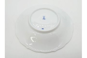ドイツ　マイセン　Meissen　ブルーオニオン　洗練されたデザインが上品な雰囲気を醸し出すティーカップ&ソーサー3客セット(洋食器、C&S)(R-083091)