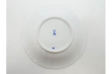 ドイツ　マイセン　Meissen　ブルーオニオン　洗練されたデザインが上品な雰囲気を醸し出すティーカップ&ソーサー3客セット(洋食器、C&S)(R-083091)