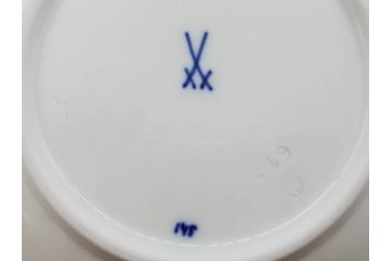 ドイツ　マイセン　Meissen　ブルーオニオン　洗練されたデザインが上品な雰囲気を醸し出すティーカップ&ソーサー3客セット(洋食器、C&S)(R-083091)