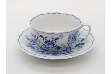 ドイツ　マイセン　Meissen　ブルーオニオン　洗練されたデザインが上品な雰囲気を醸し出すティーカップ&ソーサー3客セット(洋食器、C&S)(R-083091)