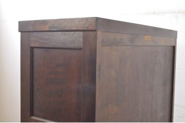 中古　松本民芸家具　G-1型面取食器棚　脚(台輪)付きリメイク　落ち着きのある洗練された佇まいが魅力のサイドキャビネット(カップボード、収納棚、戸棚、キャビネット、本箱)(R-083092)
