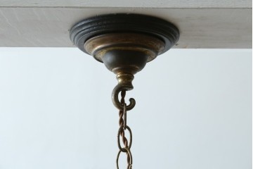 イギリスアンティーク　フレームに味がある英国スタイルの三灯シャンデリア　(R-083097)