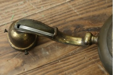 イギリスアンティーク　フレームに味がある英国スタイルの三灯シャンデリア　(R-083097)