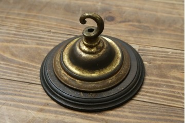 イギリスアンティーク　フレームに味がある英国スタイルの三灯シャンデリア　(R-083097)