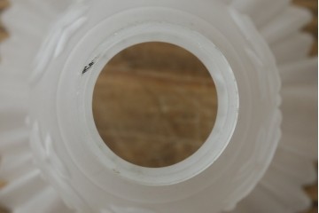 イギリスアンティーク　フレームに味がある英国スタイルの三灯シャンデリア　(R-083097)