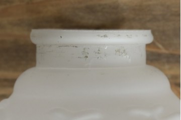 イギリスアンティーク　フレームに味がある英国スタイルの三灯シャンデリア　(R-083097)