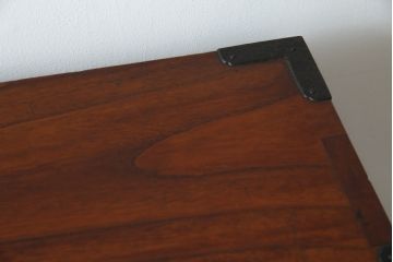 和製アンティーク　総桐材　希少な縦型デザイン　上質な作りに惹かれる7段引き出し時代箪笥(衣装箪笥、和たんす、収納箪笥、整理タンス、チェスト)(R-083098)