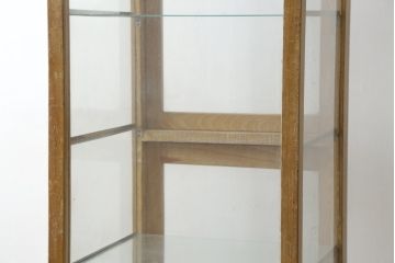 和製アンティーク　昭和中期　希少デザイン　可愛いろくろ挽きの脚が魅力の縦型ガラスケース(Gケース、ショーケース、ディスプレイケース、パンケース、コレクションケース、飾り棚、陳列棚、店舗什器)(R-083099)