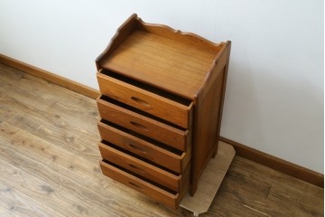 和製ビンテージ　北欧デザイン!!　チーク材　シンプルで小振りな五段引き出し　(R-083101)