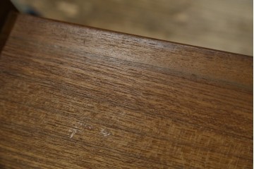 和製ビンテージ　北欧デザイン!!　チーク材　シンプルで小振りな五段引き出し　(R-083101)