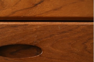 和製ビンテージ　北欧デザイン!!　チーク材　シンプルで小振りな五段引き出し　(R-083101)
