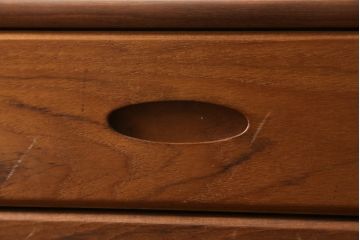 和製ビンテージ　北欧デザイン!!　チーク材　シンプルで小振りな五段引き出し(サイドチェスト、ヴィンテージ)(R-083101)