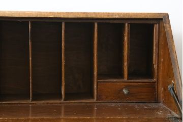 イギリスアンティーク　Harrop’s　Better Furniture　オーク材の質感を活かしたシンプルかつ直線的なフォルムが魅力のライティングビューロー(簿記机、ワークデスク、在宅用、在宅ワーク用、サイドチェスト、引き出し、英国)(R-083102)