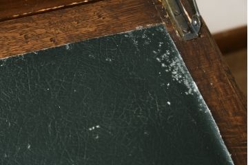 イギリスアンティーク　Harrop’s　Better Furniture　オーク材の質感を活かしたシンプルかつ直線的なフォルムが魅力のライティングビューロー(簿記机、ワークデスク、在宅用、在宅ワーク用、サイドチェスト、引き出し、英国)(R-083102)