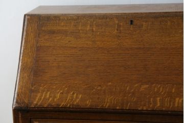 イギリスアンティーク　Harrop’s　Better Furniture　オーク材の質感を活かしたシンプルかつ直線的なフォルムが魅力のライティングビューロー(簿記机、ワークデスク、在宅用、在宅ワーク用、サイドチェスト、引き出し、英国)(R-083102)