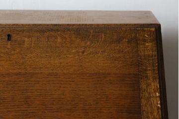 イギリスアンティーク　Harrop’s　Better Furniture　オーク材の質感を活かしたシンプルかつ直線的なフォルムが魅力のライティングビューロー(簿記机、ワークデスク、在宅用、在宅ワーク用、サイドチェスト、引き出し、英国)(R-083102)