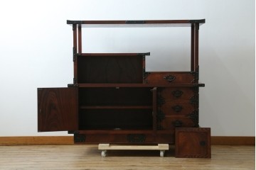 中古　美品!!　岩谷堂箪笥　桜木家具店製　緻密な意匠が魅力の飾り棚　(R-083103)