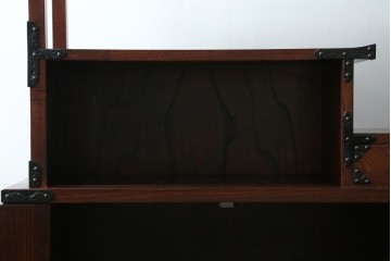 中古　美品!!　岩谷堂箪笥　桜木家具店製　緻密な意匠が魅力の飾り棚　(R-083103)