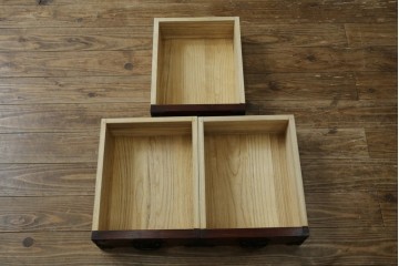 中古　美品!!　岩谷堂箪笥　桜木家具店製　緻密な意匠が魅力の飾り棚　(R-083103)