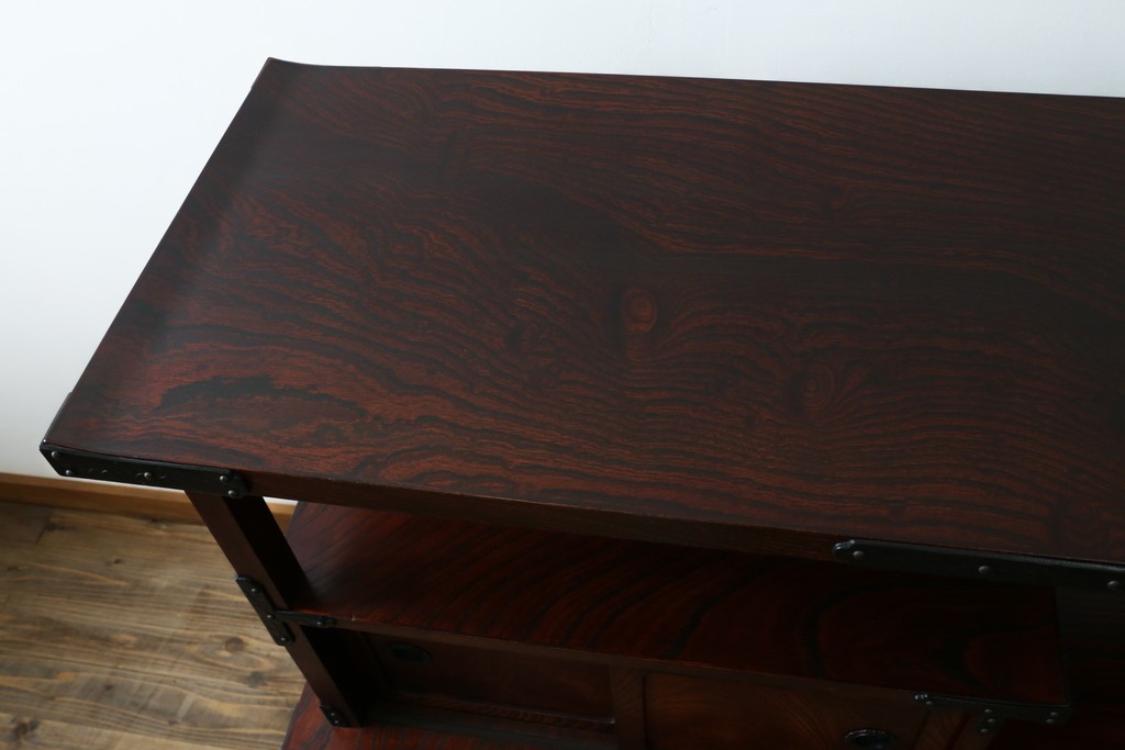 中古　美品!!　岩谷堂箪笥　桜木家具店製　緻密な意匠が魅力の飾り棚　(R-083103)