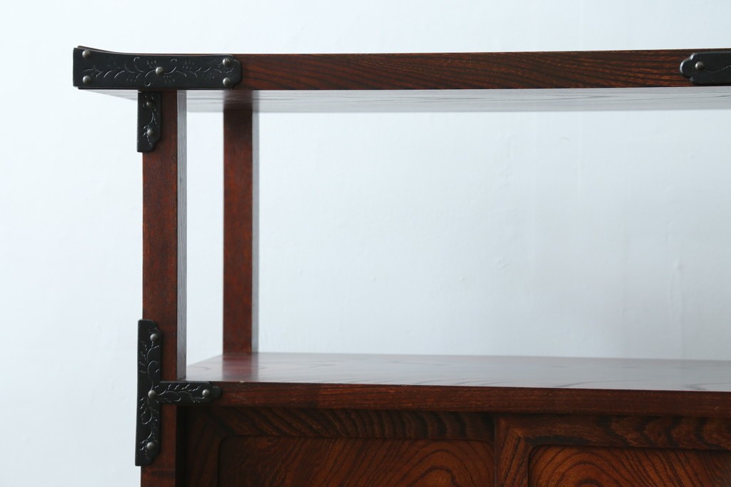 中古　美品!!　岩谷堂箪笥　桜木家具店製　緻密な意匠が魅力の飾り棚　(R-083103)