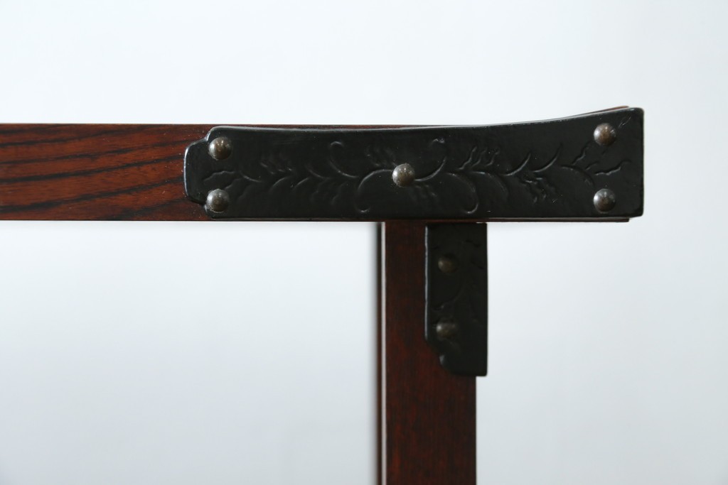 中古　美品!!　岩谷堂箪笥　桜木家具店製　緻密な意匠が魅力の飾り棚　(R-083103)