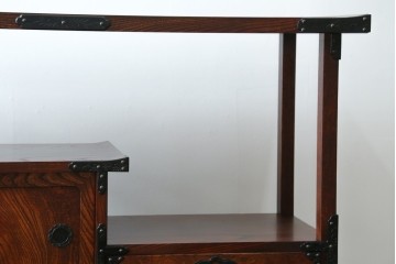 中古　美品!!　岩谷堂箪笥　桜木家具店製　緻密な意匠が魅力の飾り棚　(R-083103)