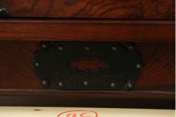 中古　美品!!　岩谷堂箪笥　桜木家具店製　緻密な意匠が魅力の飾り棚　(R-083103)