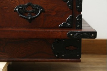 中古　美品!!　岩谷堂箪笥　桜木家具店製　緻密な意匠が魅力の飾り棚　(R-083103)