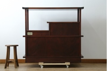 中古　美品!!　岩谷堂箪笥　桜木家具店製　緻密な意匠が魅力の飾り棚　(R-083103)