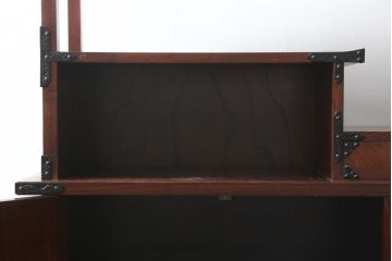 中古　美品!!　岩谷堂箪笥　桜木家具店製　緻密な意匠が魅力の飾り棚(茶棚、茶箪笥、収納棚、飾り棚、戸棚、サイドボード)(R-083103)