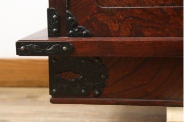 中古　美品!!　岩谷堂箪笥　桜木家具店製　緻密な意匠が魅力の飾り棚(茶棚、茶箪笥、収納棚、飾り棚、戸棚、サイドボード)(R-083103)