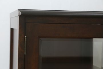 中古　美品　北海道民芸家具　二面ガラスの小振りなサイドキャビネット(コーナーキャビネット、収納棚、戸棚)(R-083104)