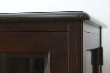 中古　美品　北海道民芸家具　二面ガラスの小振りなサイドキャビネット(コーナーキャビネット、収納棚、戸棚)(R-083104)