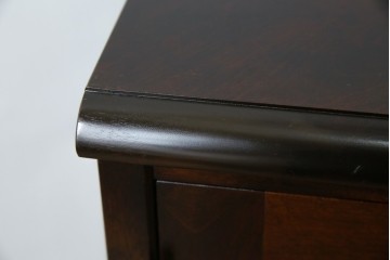 中古　美品　北海道民芸家具　二面ガラスの小振りなサイドキャビネット(コーナーキャビネット、収納棚、戸棚)(R-083104)