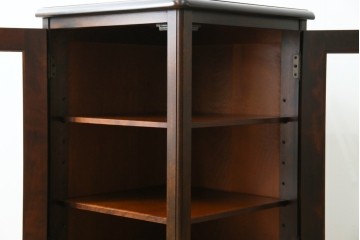 中古　美品　北海道民芸家具　二面ガラスの小振りなサイドキャビネット(コーナーキャビネット、収納棚、戸棚)(R-083104)