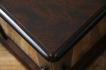 中古　美品　北海道民芸家具　二面ガラスの小振りなサイドキャビネット(コーナーキャビネット、収納棚、戸棚)(R-083104)