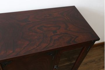 中古　美品!!　岩谷堂箪笥　上品なデザインの黒金具が美しいサイドボード(サイドキャビネット、リビングボード、テレビ台、テレビボード、収納棚、飾り棚、戸棚、ヴィンテージ、民芸家具)(R-083106)