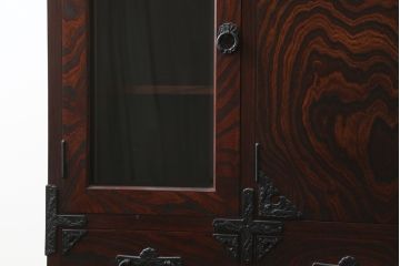 中古　美品!!　岩谷堂箪笥　上品なデザインの黒金具が美しいサイドボード(サイドキャビネット、リビングボード、テレビ台、テレビボード、収納棚、飾り棚、戸棚、ヴィンテージ、民芸家具)(R-083106)