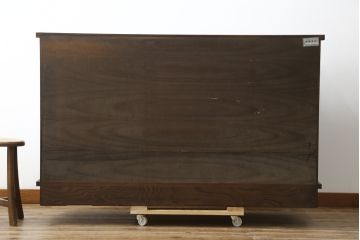 中古　美品!!　岩谷堂箪笥　上品なデザインの黒金具が美しいサイドボード(サイドキャビネット、リビングボード、テレビ台、テレビボード、収納棚、飾り棚、戸棚、ヴィンテージ、民芸家具)(R-083106)