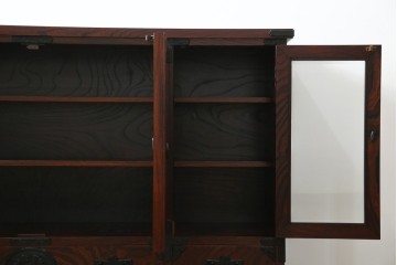 中古　美品!!　岩谷堂箪笥　上品なデザインの黒金具が美しいサイドボード(サイドキャビネット、リビングボード、テレビ台、テレビボード、収納棚、飾り棚、戸棚、ヴィンテージ、民芸家具)(R-083106)