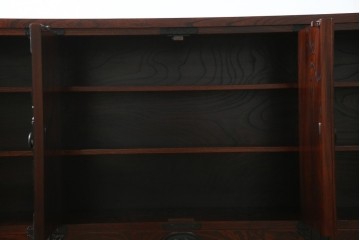 中古　美品!!　岩谷堂箪笥　上品なデザインの黒金具が美しいサイドボード(サイドキャビネット、リビングボード、テレビ台、テレビボード、収納棚、飾り棚、戸棚、ヴィンテージ、民芸家具)(R-083106)