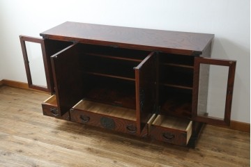 中古　美品!!　岩谷堂箪笥　上品なデザインの黒金具が美しいサイドボード(サイドキャビネット、リビングボード、テレビ台、テレビボード、収納棚、飾り棚、戸棚、ヴィンテージ、民芸家具)(R-083106)