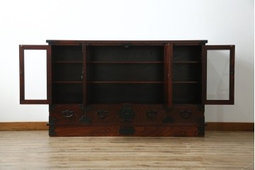 中古　美品!!　岩谷堂箪笥　上品なデザインの黒金具が美しいサイドボード(サイドキャビネット、リビングボード、テレビ台、テレビボード、収納棚、飾り棚、戸棚、ヴィンテージ、民芸家具)(R-083106)