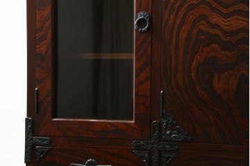 中古　美品!!　岩谷堂箪笥　上品なデザインの黒金具が美しいサイドボード(サイドキャビネット、リビングボード、テレビ台、テレビボード、収納棚、飾り棚、戸棚、ヴィンテージ、民芸家具)(R-083106)