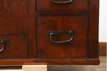 和製アンティーク　美品!!　大振り　欅(ケヤキ)材　作りの良い上質な江戸前長火鉢(木製火鉢、囲炉裏)(R-083107)